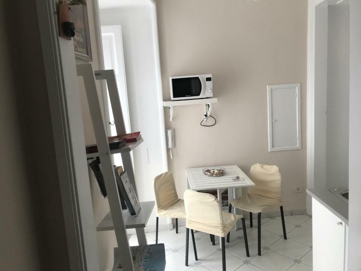 נאפולי Borgo Santa Lucia Apartment מראה חיצוני תמונה