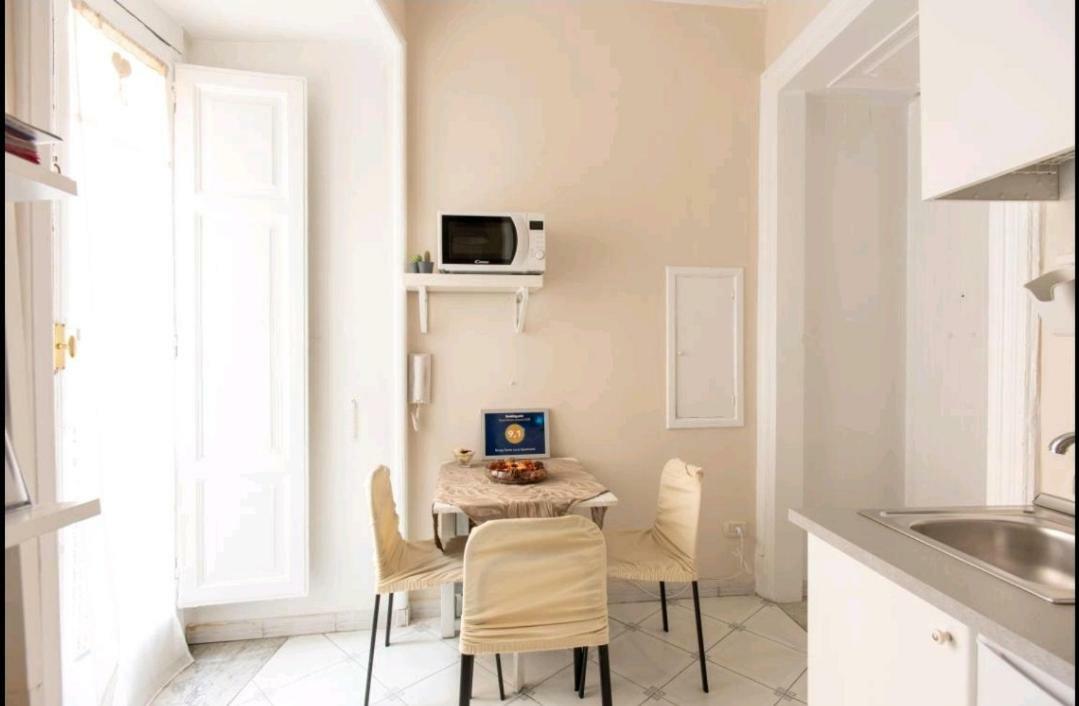 נאפולי Borgo Santa Lucia Apartment מראה חיצוני תמונה